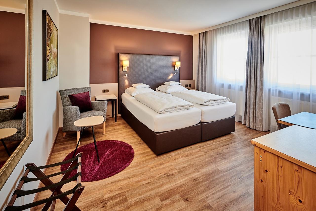 Hotel Am See Нойтраублінг Екстер'єр фото