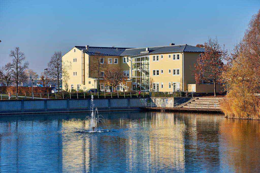Hotel Am See Нойтраублінг Екстер'єр фото